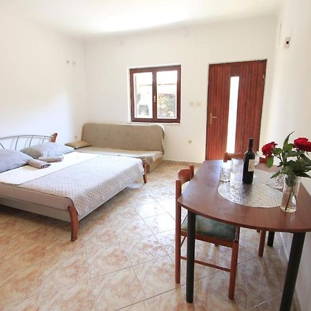 Apartmani Nika Bibinje Luaran gambar