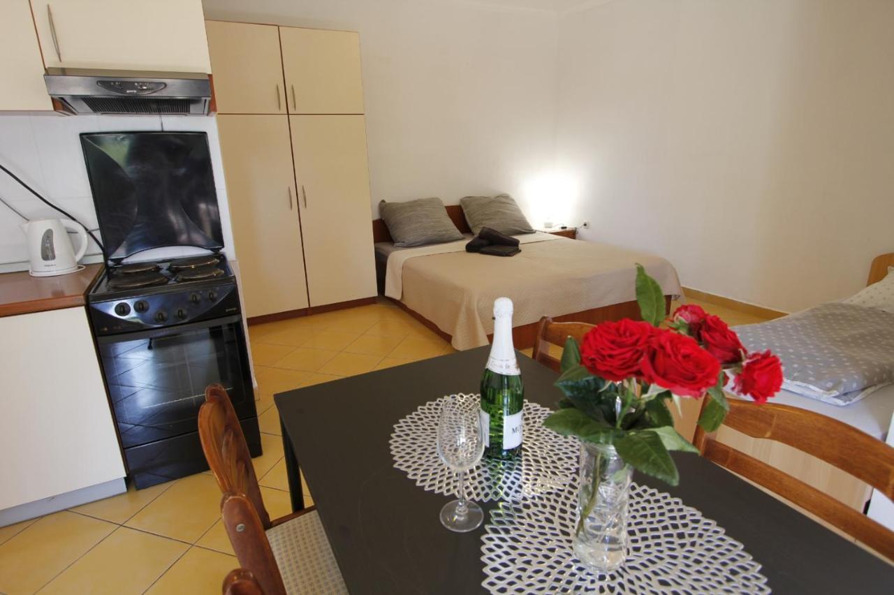 Apartmani Nika Bibinje Luaran gambar