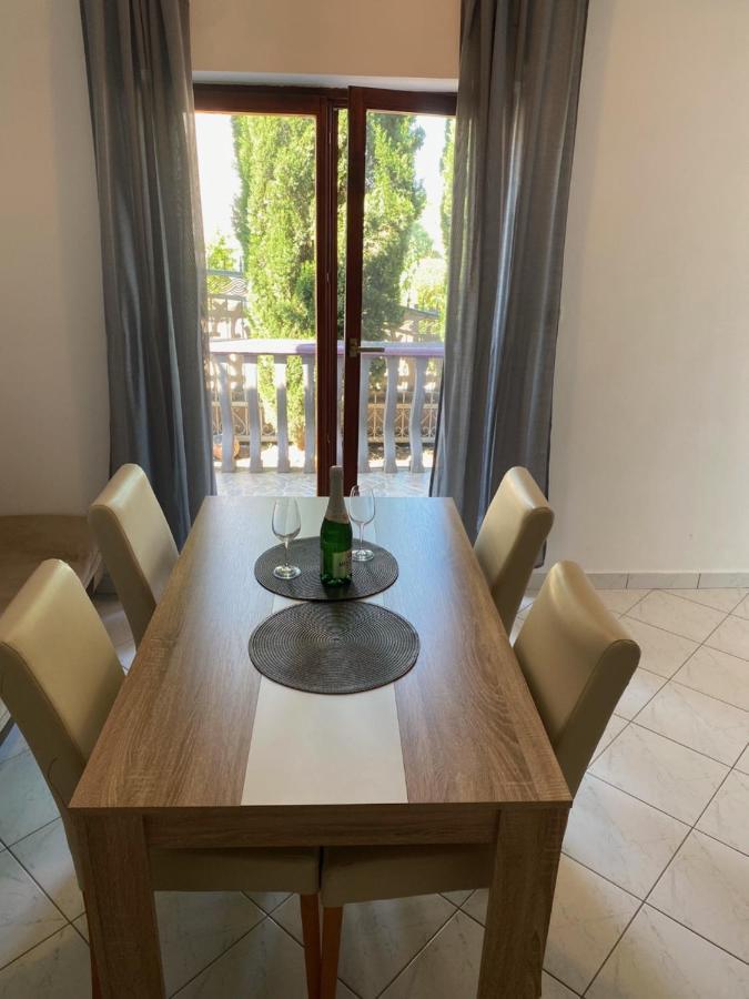 Apartmani Nika Bibinje Luaran gambar